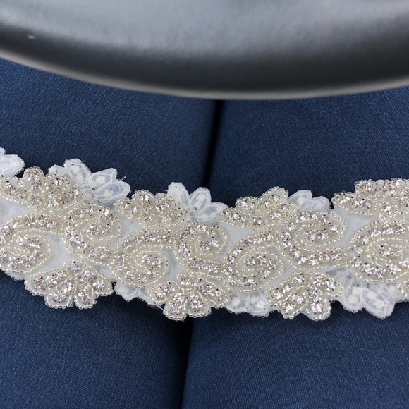 Gorgeous bridal sash appliqué - Picture 4 of 6